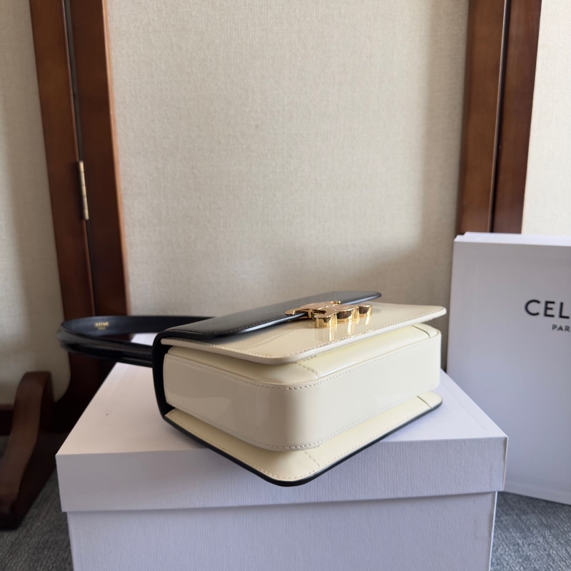 Ce1i*e triomphe bags